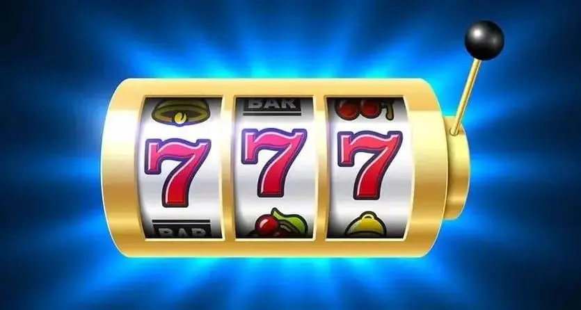 Pengguna mobile memeriksa bantuan penarikan